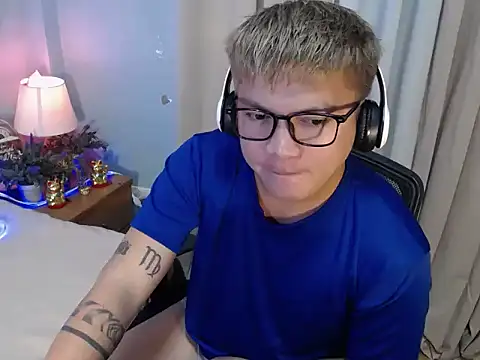 Fuckboii_intown webcam