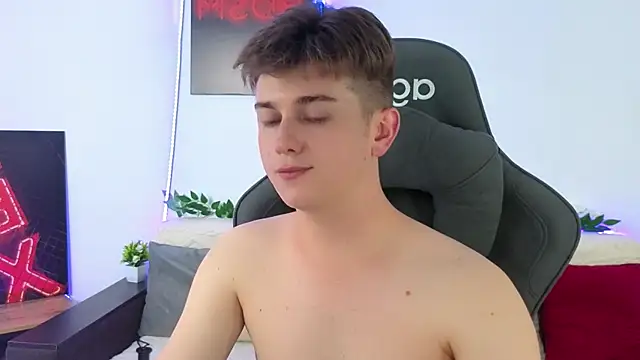 Miless_Cooper webcam