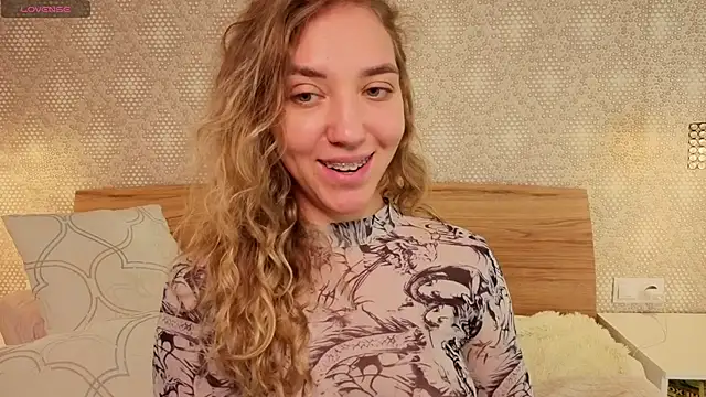 alice_charm_ webcam