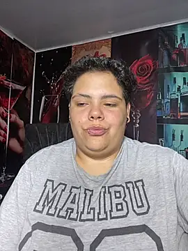 Hailey_Curvy webcam