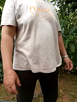 tuyet-nhi webcam