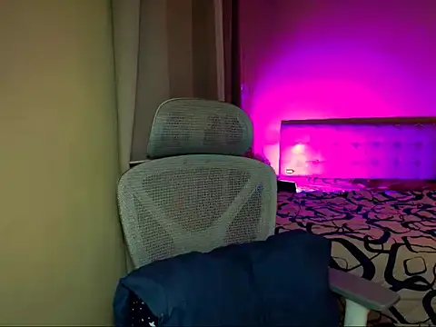 Cock4UrMouth webcam