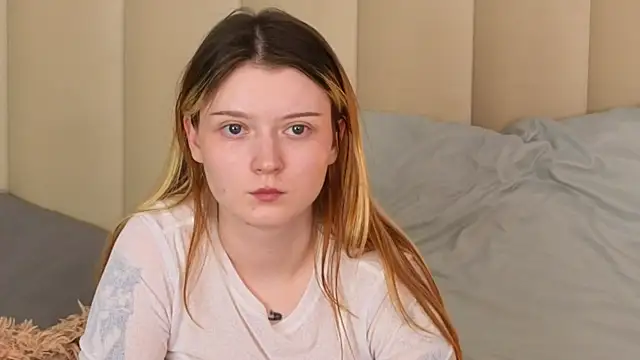 AlyssFrost webcam