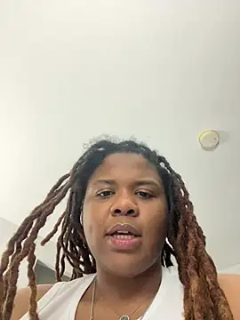 HEARTBREAKBRE webcam