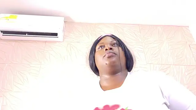 ebonny_suggarmommy1 webcam