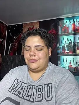 Hailey_Curvy webcam