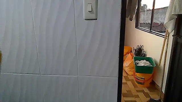 Layla-Astrum webcam