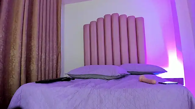 Lana_fox01 live sex cam