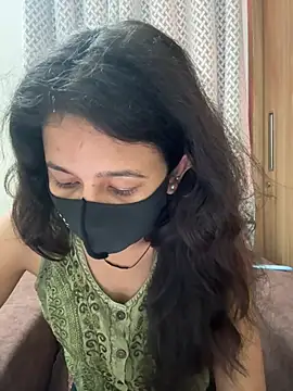 Loviiie live cam on StripChat
