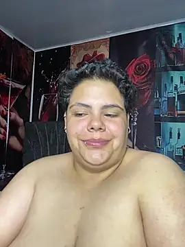Hailey_Curvy webcam