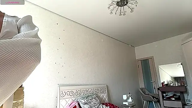 kamila_18_french webcam