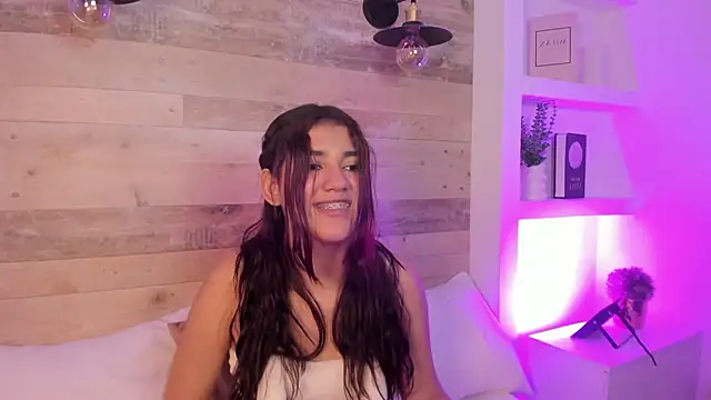 cristin_collins webcam
