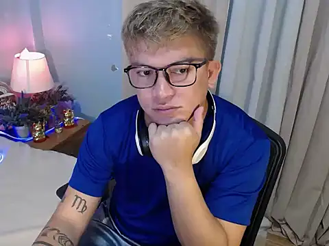Fuckboii_intown webcam