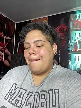 Hailey_Curvy webcam
