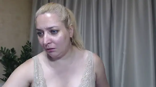 sweetpussy13 webcam