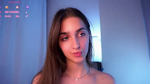 ClarineCasebolt webcam