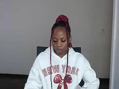 QUEENMANDYY webcam