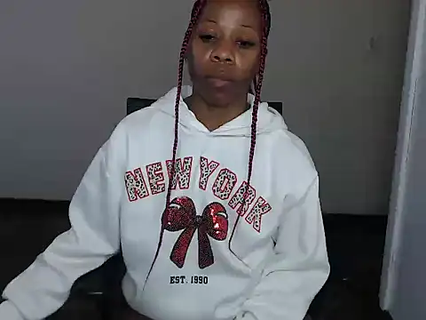QUEENMANDYY webcam