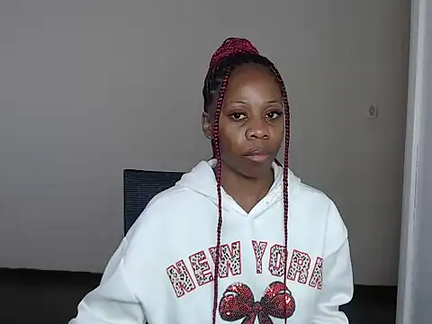 QUEENMANDYY webcam