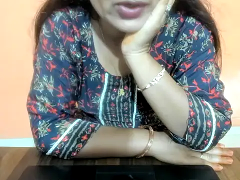 Kudi_Kiyara webcam