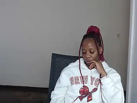 QUEENMANDYY webcam