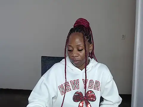 QUEENMANDYY webcam