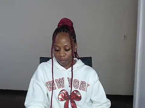 QUEENMANDYY webcam