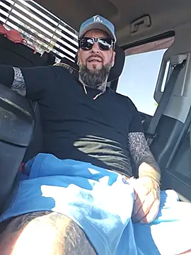 Beardedtattood webcam