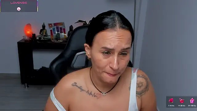 Sara_Charmy webcam