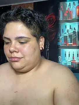 Hailey_Curvy webcam