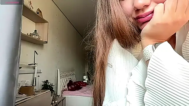kamila_18_french webcam