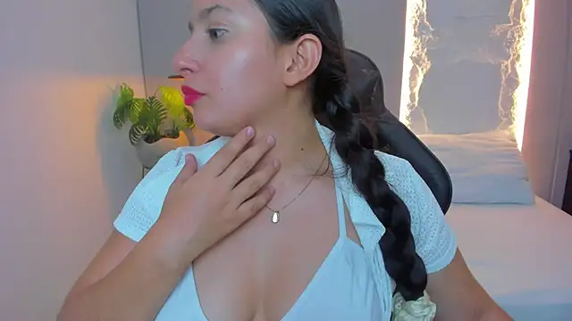 kira_relish live cam on StripChat