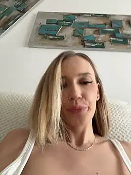 LucyAddison webcam