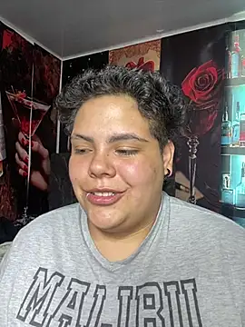 Hailey_Curvy webcam