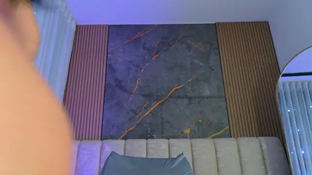 mia_scot webcam