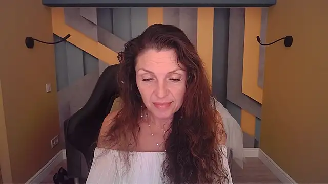 EllaLong webcam