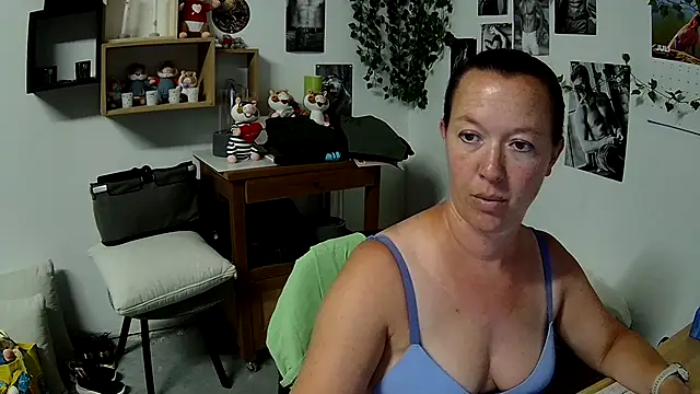 AnyaKrey@xh webcam