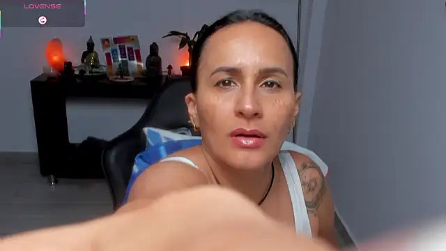 Sara_Charmy webcam