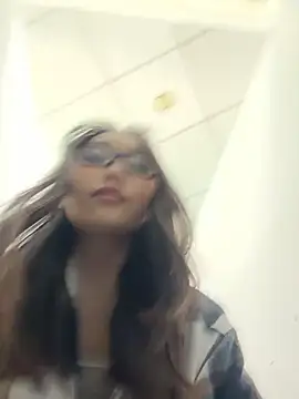 trytomakememoam webcam