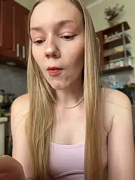 MilaMoone webcam