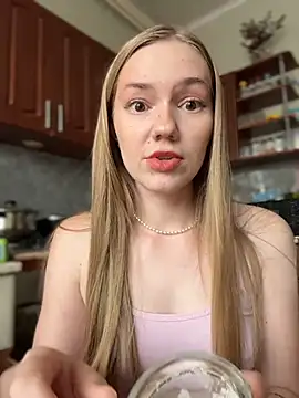 MilaMoone webcam