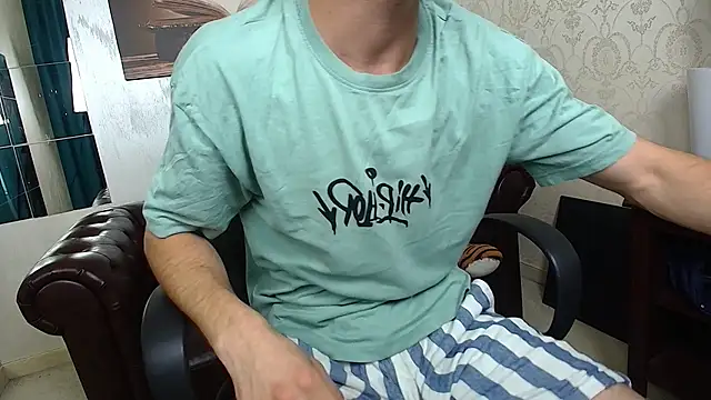 KyloEast Live Web Cam Show