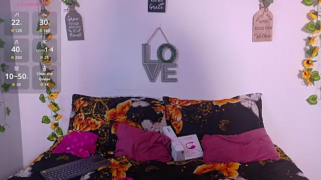 emiily_curly webcam