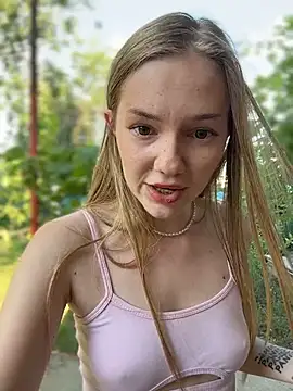 MilaMoone webcam