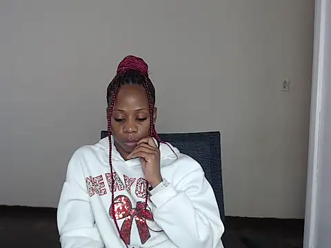 QUEENMANDYY