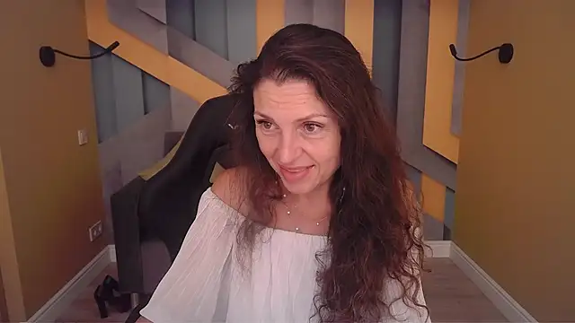 EllaLong webcam
