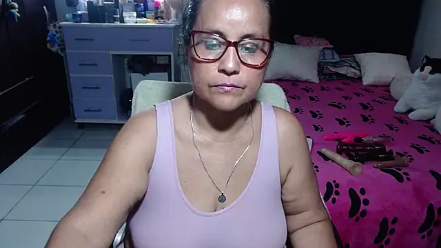 pervert_mommy_ - Pervert_mommy_'s free webcam - UK Sex Cams