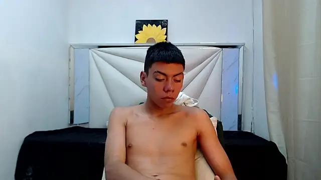 Liarr_ Live Web Cam Show
