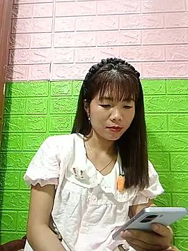 AmyLinee01 live cam on StripChat
