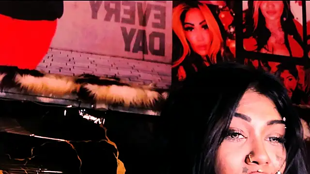 indian_dreamgirl webcam
